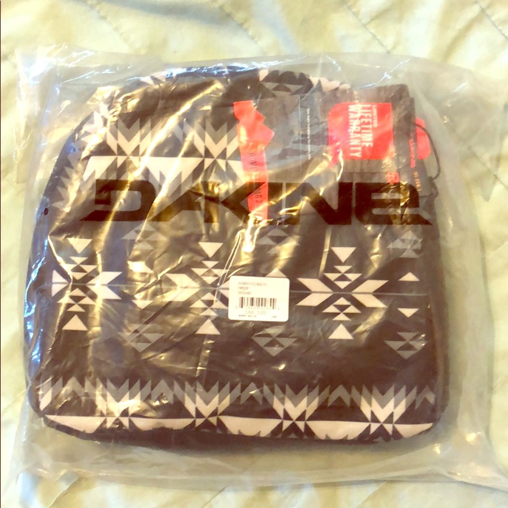Dakine Aztec duffle bag!!